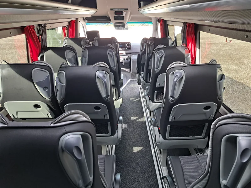 BUS AIC BR 901 / Bild 4