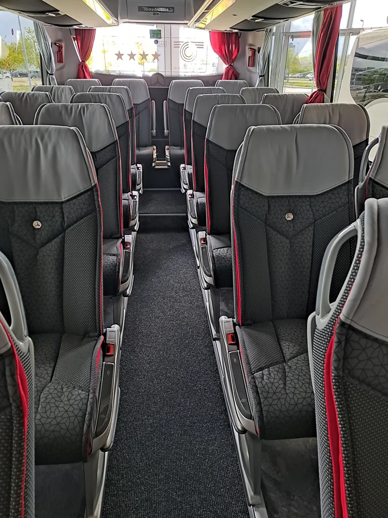 BUS BR 303 / Bild 2